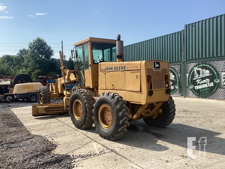 1988-deere-670b-image-2