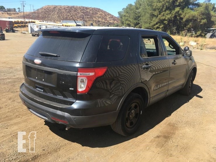 2015-ford-explorer-image-3