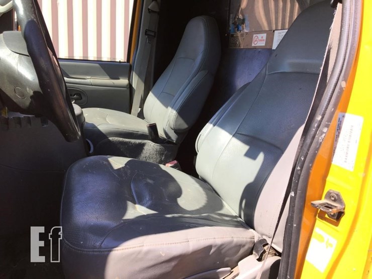 2004-ford-e250-image-8