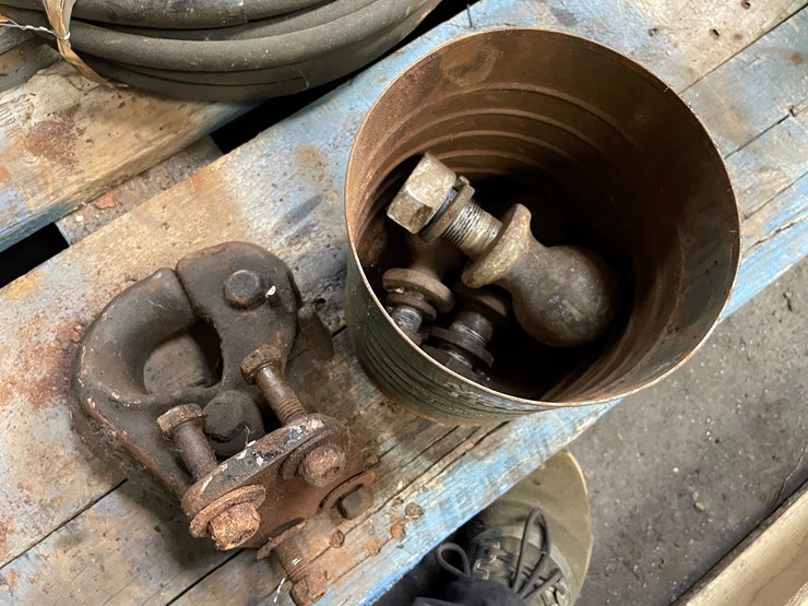 #8426-•-bolt-on-pintle-hitch-image-2