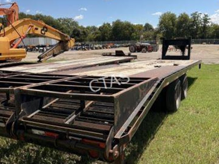 #92-•-ranch-king-26'-gooseneck-trailer-image-7