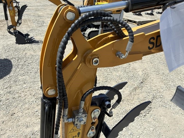 2025-sdlanch-sdle20-hydraulic-excavator-image-8