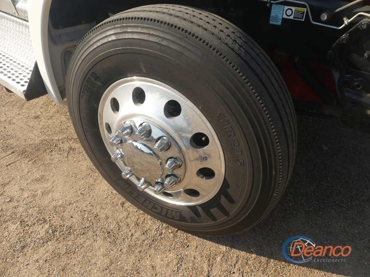 2024-kenworth-t880-image-12