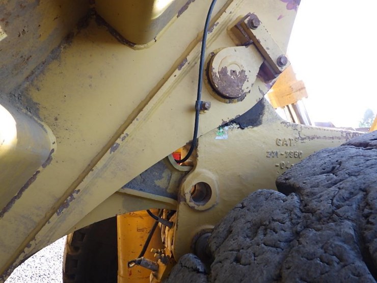 2011-caterpillar-770-image-38