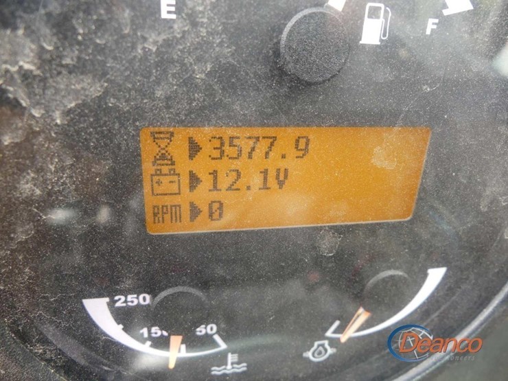 2014-caterpillar-tl642c-image-12