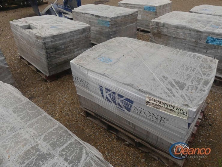 (2)-pallets-of-assorted-paving-stones-image-1