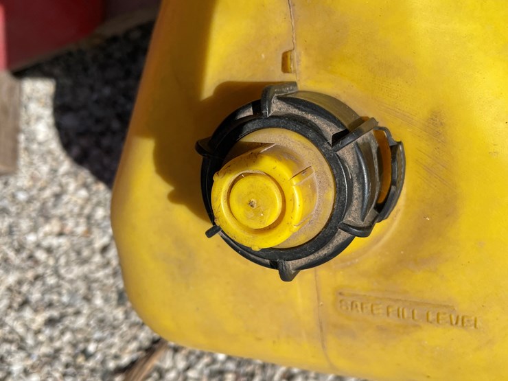 #1679-•-(2)-poly-diesel-fuel-tanks-image-4