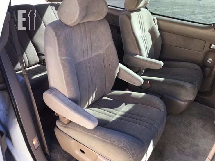 2000-toyota-sienna-le-image-9