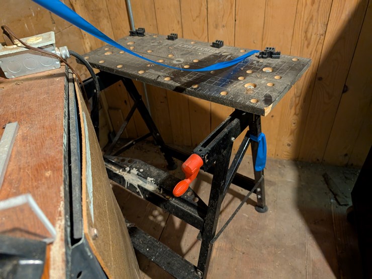 #3026-•-black-&-decker-bandsaw-image-3