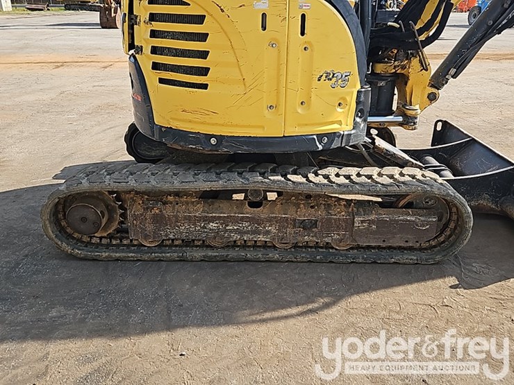 2019-yanmar-vio35-6a-image-8