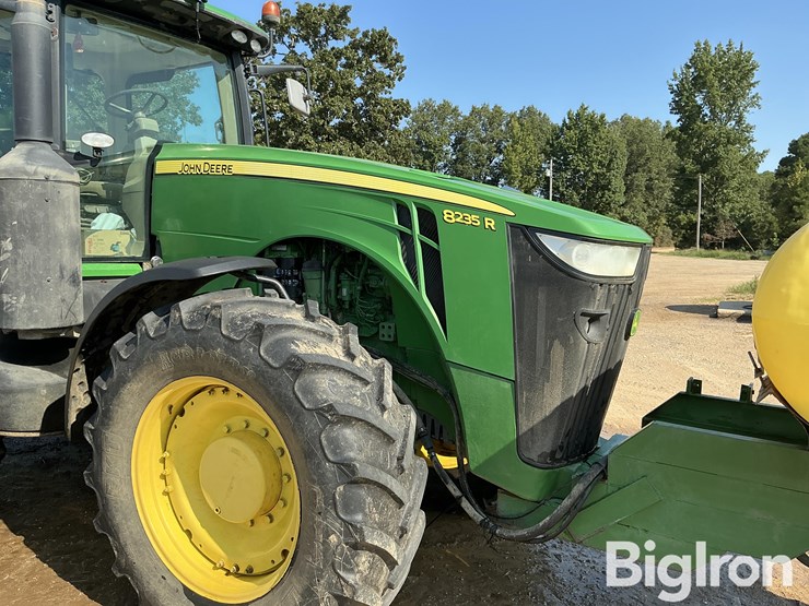 2013-john-deere-8235r-image-14
