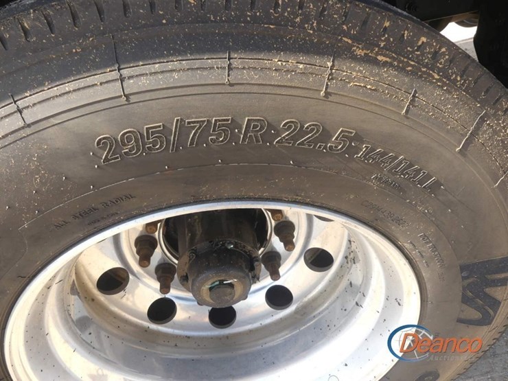 2024-kenworth-t880-image-12