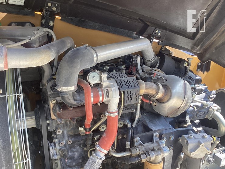 2021-caterpillar-tl1055-image-13