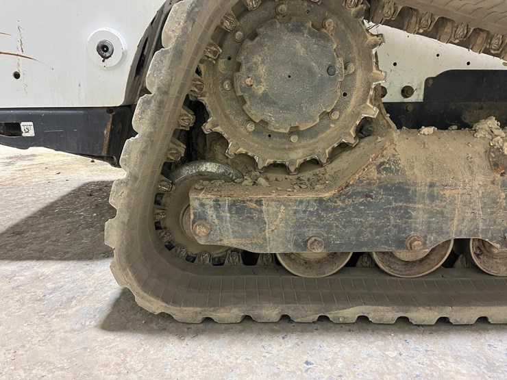 2020-bobcat-t740-image-19