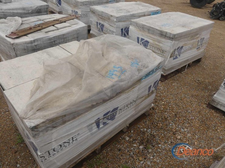 (2)-pallets-of-assorted-paving-stones-image-1