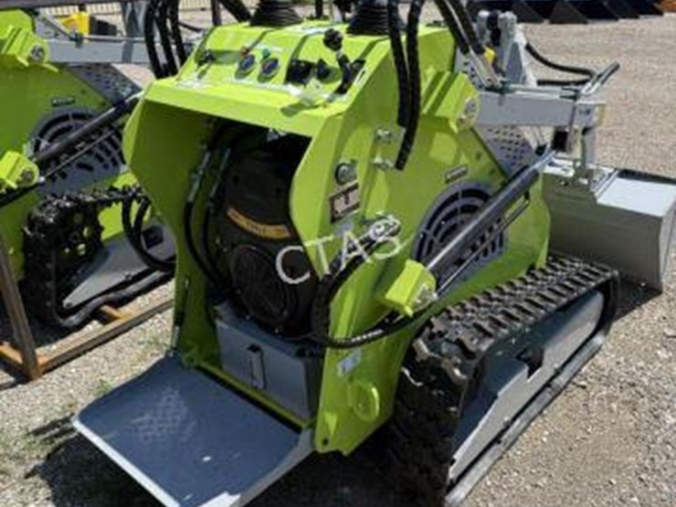 #112-•-land-hero-mini-skid-steer-image-3