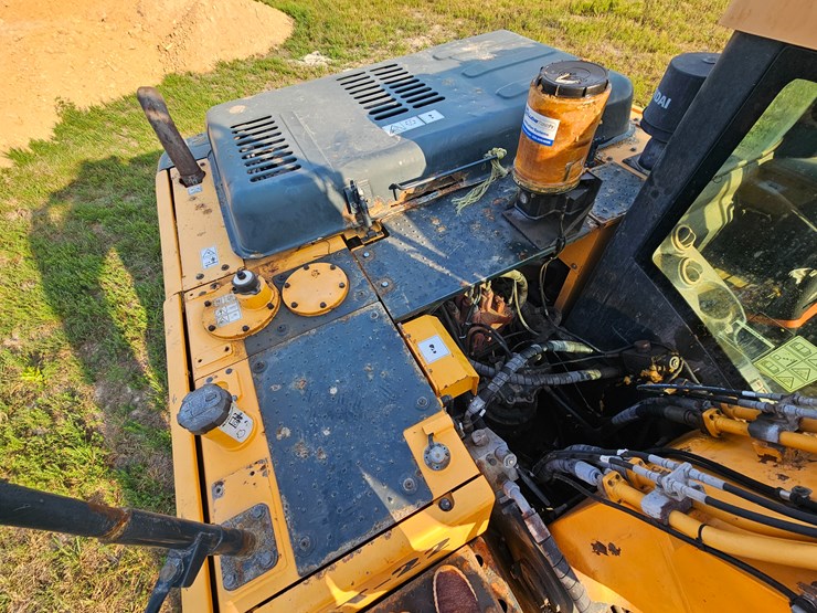 #21999-•-2020-hyundai-hx220lc-excavator-image-6