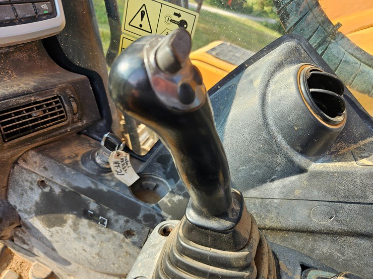 #21999-•-2020-hyundai-hx220lc-excavator-image-30
