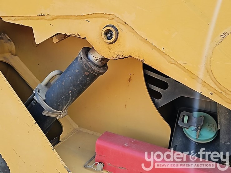 caterpillar-257-image-11