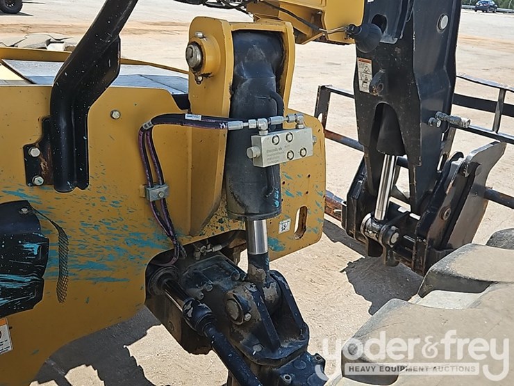 2017-caterpillar-tl642d-image-10