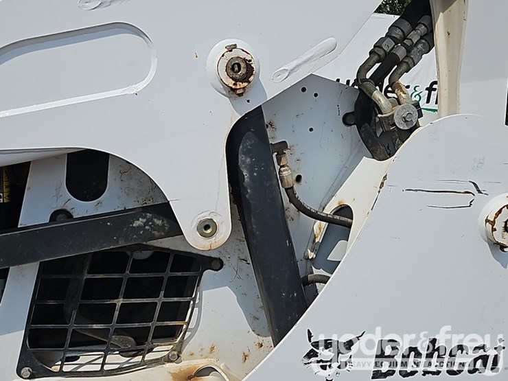 2016-bobcat-s530-image-14