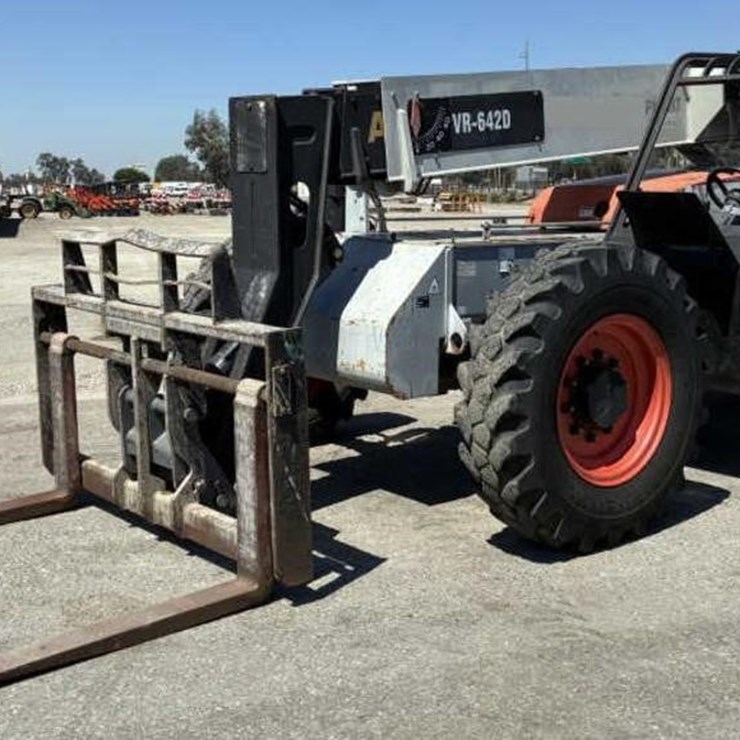 2012 Skytrack VR-G42D Telescopic Reach Lift