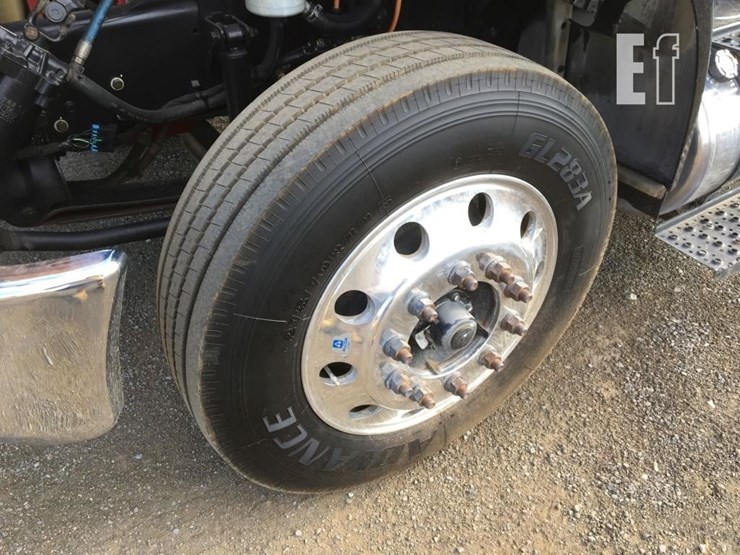 2011-ford-f750-xlt-image-11