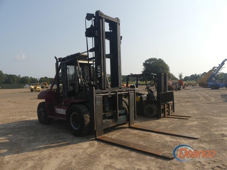 taylor-thd300s-forklift,-s/n-st327094:-canopy,-cummins-eng.,-15'-2-stage-mast,-8'-forks,-side-shift,-dual-front-tires,-rear-steer-image-1