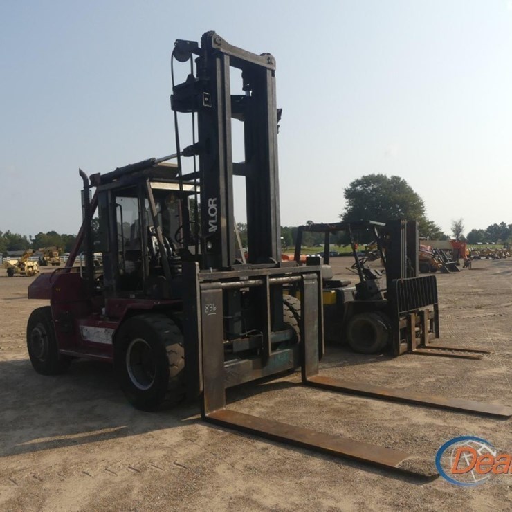 TAYLOR THD300S FORKLIFT, S/N ST327094: CANOPY, CUMMINS ENG., 15' 2-STAGE MAST, 8' FORKS, SIDE SHIFT, DUAL FRONT TIRES, REAR STEER
