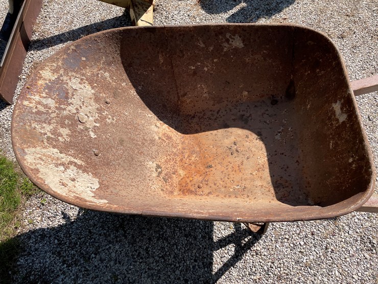 #1684-•-steel-wheelbarrow-image-5
