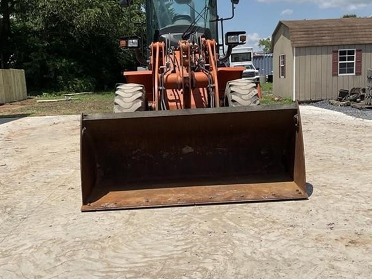 2020-hitachi-zw100-image-6