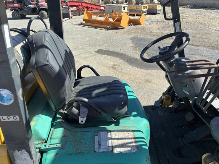 2005-komatsu-fg25sht-14-image-10
