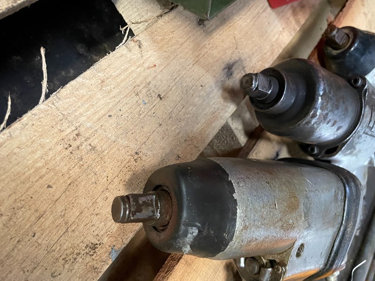#8413-•-(3)-pneumatic-impact-wrenches-image-3