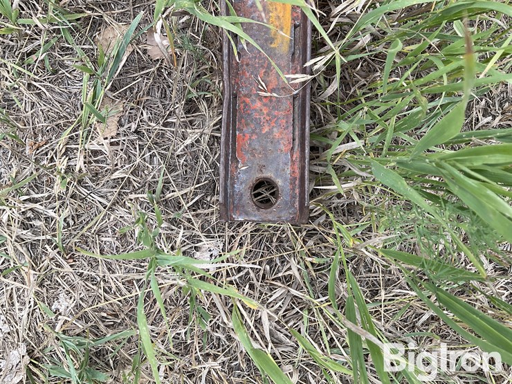 hesston-6600-image-12