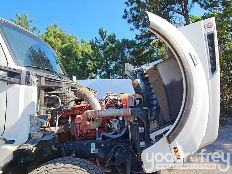 2023-kenworth-t880-image-16