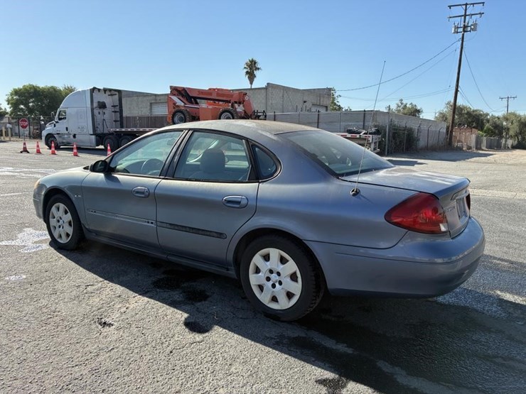 2000-ford-taurus-x-image-5