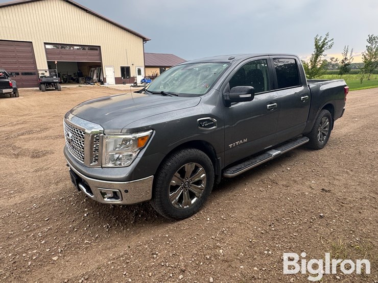 2017-nissan-titan-image-1