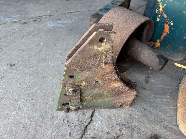 miscellaneous-oliver-tractor-parts-image-2