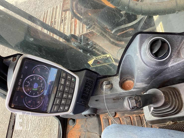 2021-hyundai-hx220l-image-17
