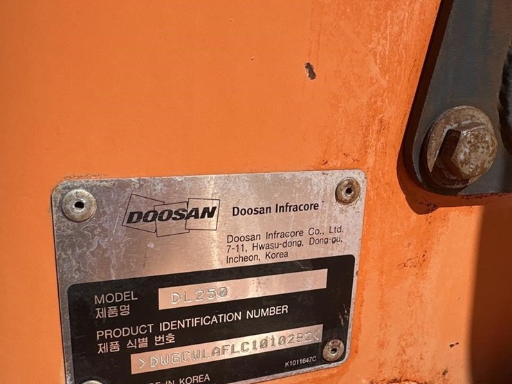 2013-doosan-dl250-image-19