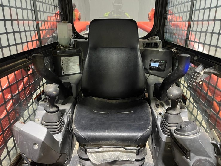 2023-kubota-svl97-2-image-22
