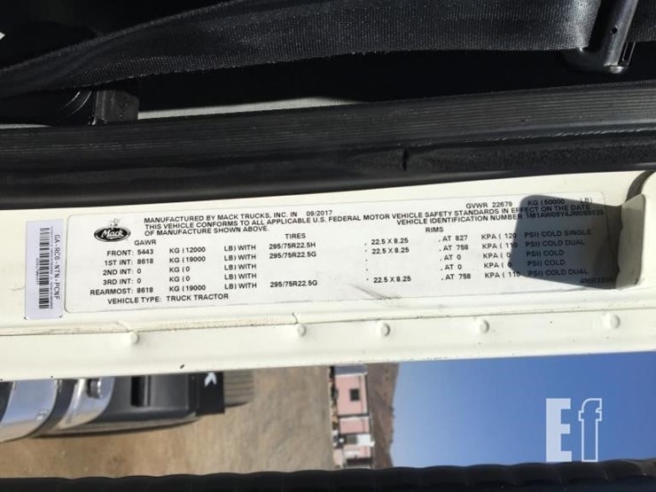 2018-mack-pinnacle-cxu613-image-13