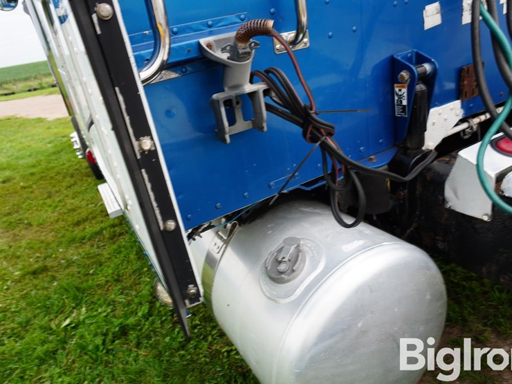 2007-peterbilt-379-image-9