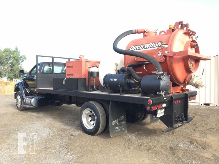2011-ford-f750-xlt-image-4