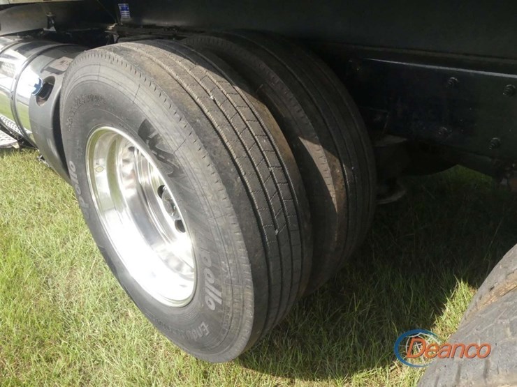 2024-kenworth-t880-image-6