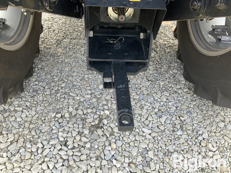 2023-case-ih-farmall-105a-image-9