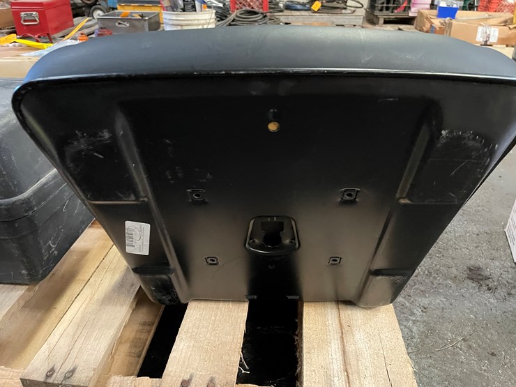 #8434-•-lawn-mower-seat-image-3