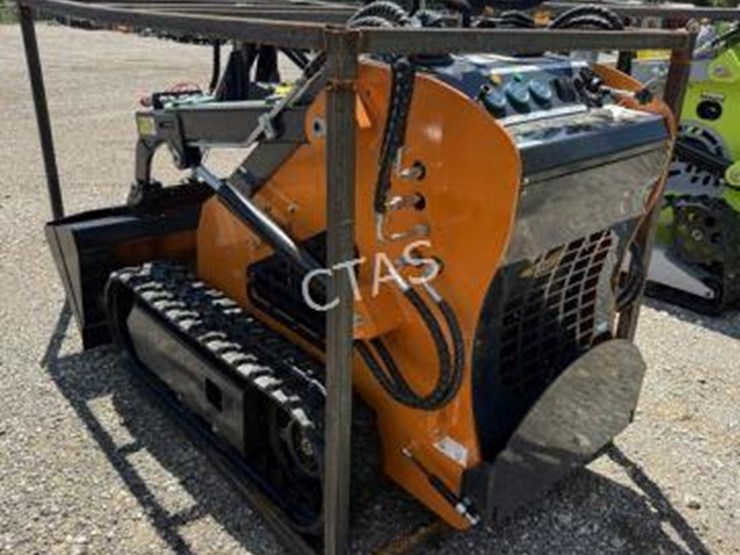 #42-•-land-hero-mini-skid-steer-image-3