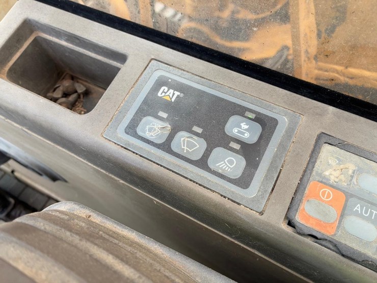 2004-caterpillar-311c-image-32