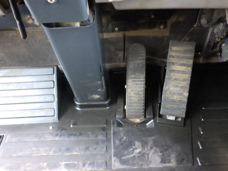2016-komatsu-hm400-5-image-47
